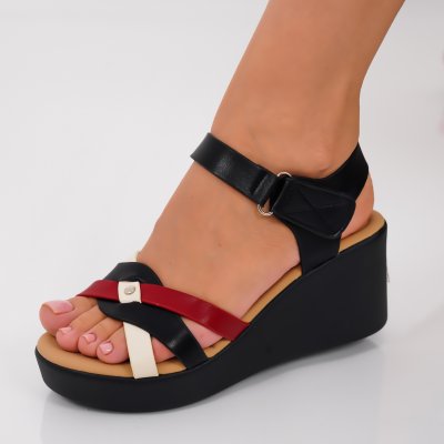 Sandale cu platforma Tevivo Black